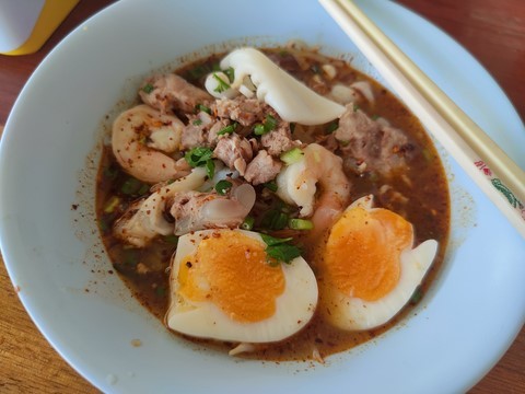 Tha Phi Sut Noodles