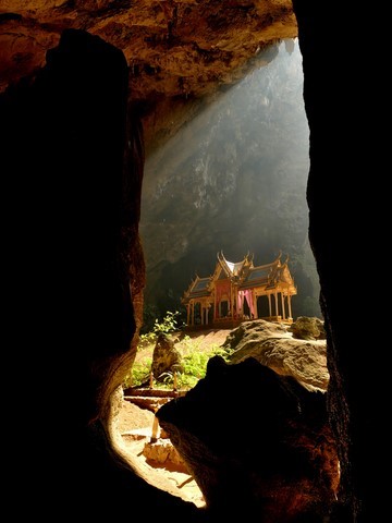 Khao Sam Roi Yot, Phraya Nakhon cave